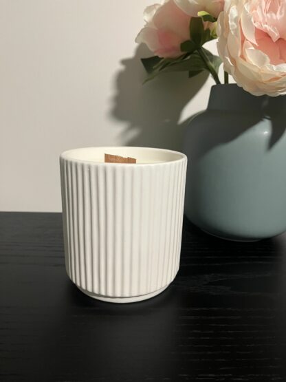 Wood Wick Soy Wax Candle - Large - Black Raspberry & Vanilla - Image 3